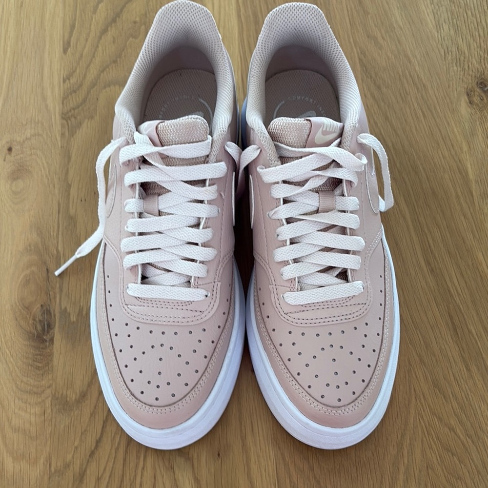 Nike Pink Sneakers Classic Style